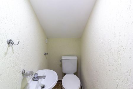 Casa de condomínio para alugar com 70m², 2 quartos e 1 vagaLavabo