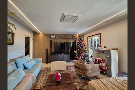 Casa à venda com 3 quartos, 300m² em São Francisco, Niterói