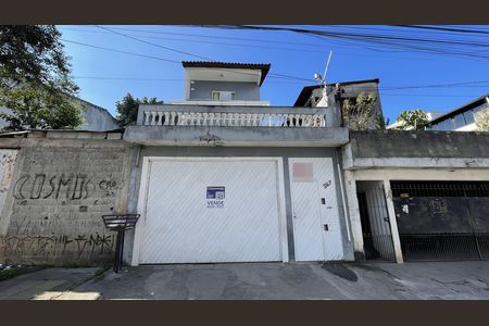 Casa à venda com 247m², 3 quartos e 6 vagasFachada+Placa 