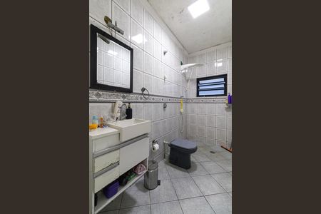 Casa à venda com 247m², 3 quartos e 6 vagasBanheiro 2