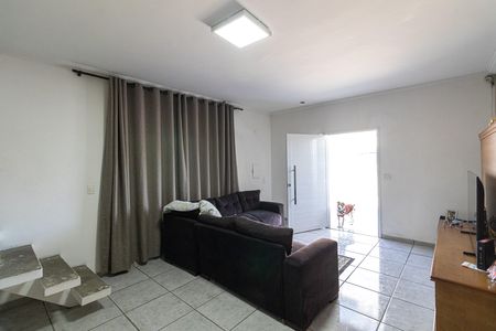 Sala de casa à venda com 3 quartos, 247m² em Cidade Líder, São Paulo