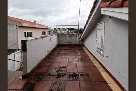 Casa à venda com 157m², 2 quartos e 2 vagas Casa à venda com 157m², 2 quartos e 2 vagasVaranda