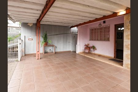 Casa à venda com 157m², 2 quartos e 2 vagas Casa à venda com 157m², 2 quartos e 2 vagasGaragem