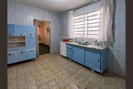 Casa à venda com 157m², 2 quartos e 2 vagas Casa à venda com 157m², 2 quartos e 2 vagasCozinha
