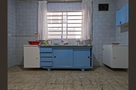 Casa à venda com 157m², 2 quartos e 2 vagas Casa à venda com 157m², 2 quartos e 2 vagasCozinha