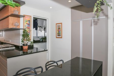 Apartamento à venda com 134m², 3 quartos e 2 vagas Apartamento à venda com 134m², 3 quartos e 2 vagasCozinha