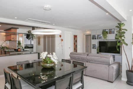 Apartamento à venda com 134m², 3 quartos e 2 vagas Apartamento à venda com 134m², 3 quartos e 2 vagasSala e Varanda Gourmet