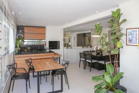 Apartamento à venda com 134m², 3 quartos e 2 vagas Apartamento à venda com 134m², 3 quartos e 2 vagasSala e Varanda Gourmet