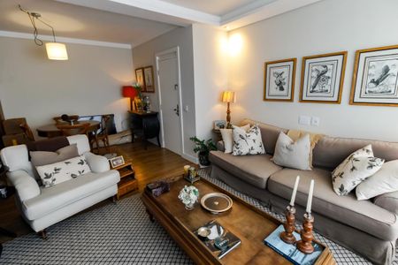 Sala de apartamento à venda com 3 quartos, 117m² em Real Parque, São Paulo