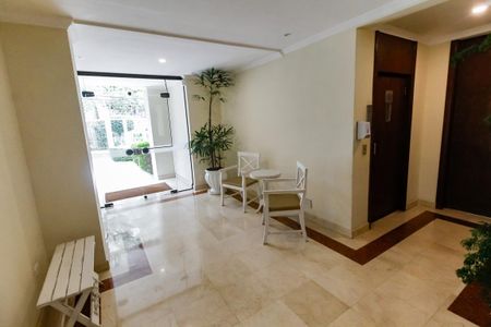 Apartamento à venda com 117m², 3 quartos e 3 vagas Apartamento à venda com 117m², 3 quartos e 3 vagasHall de entrada