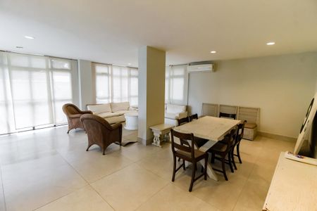 Apartamento à venda com 117m², 3 quartos e 3 vagas Apartamento à venda com 117m², 3 quartos e 3 vagasÁrea comum - Salão de festas