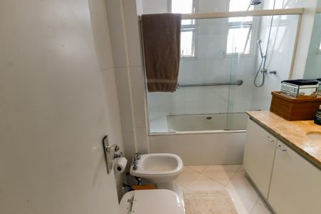 Apartamento à venda com 117m², 3 quartos e 3 vagas Apartamento à venda com 117m², 3 quartos e 3 vagasBanheiro da Suíte