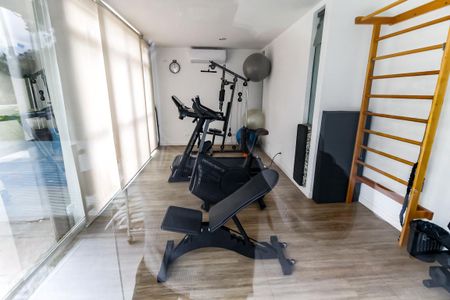 Apartamento à venda com 117m², 3 quartos e 3 vagas Apartamento à venda com 117m², 3 quartos e 3 vagasÁrea comum - Academia