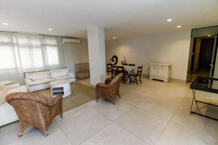 Apartamento à venda com 117m², 3 quartos e 3 vagas Apartamento à venda com 117m², 3 quartos e 3 vagasÁrea comum - Salão de festas