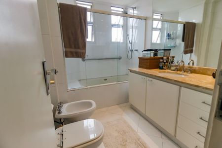 Apartamento à venda com 117m², 3 quartos e 3 vagas Apartamento à venda com 117m², 3 quartos e 3 vagasBanheiro da Suíte
