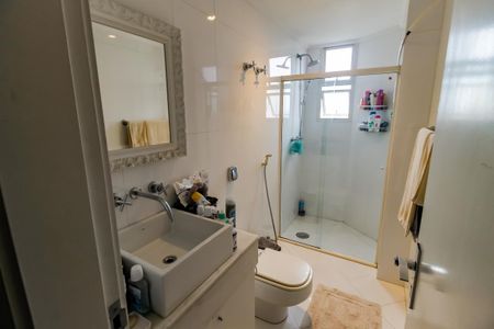 Apartamento à venda com 117m², 3 quartos e 3 vagas Apartamento à venda com 117m², 3 quartos e 3 vagasBanheiro Corredor