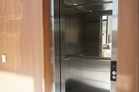 Elevador de casa de condomínio à venda com 3 quartos, 430m² em Colinas da Anhanguera, Santana de Parnaíba