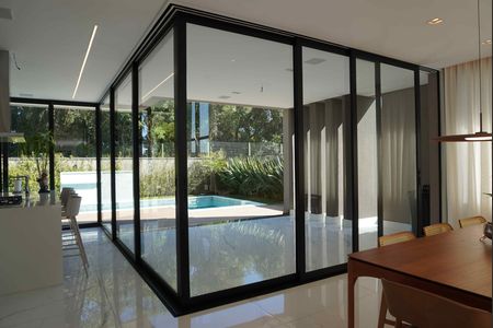 Casa de condomínio à venda com 430m², 3 quartos e 4 vagas Casa de condomínio à venda com 430m², 3 quartos e 4 vagasCozinha