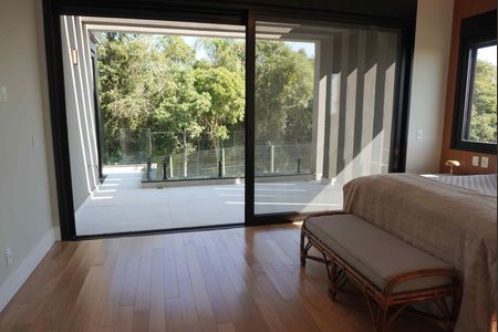 Casa de condomínio à venda com 430m², 3 quartos e 4 vagas Casa de condomínio à venda com 430m², 3 quartos e 4 vagasSuite3