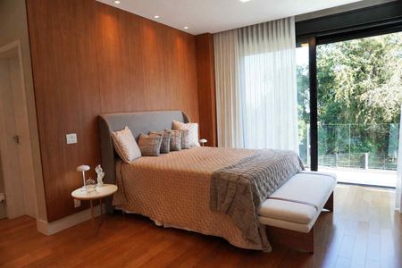 Casa de condomínio à venda com 430m², 3 quartos e 4 vagas Casa de condomínio à venda com 430m², 3 quartos e 4 vagasSuite1 - Principal