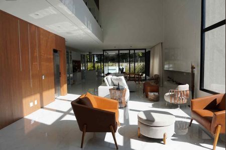 Casa de condomínio à venda com 430m², 3 quartos e 4 vagas Casa de condomínio à venda com 430m², 3 quartos e 4 vagasSala de estar