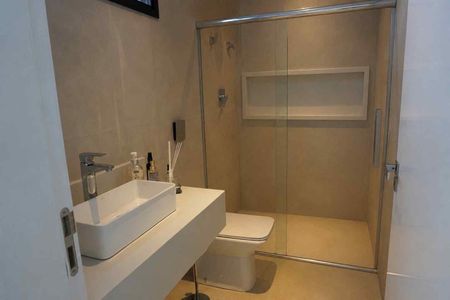 Casa de condomínio à venda com 430m², 3 quartos e 4 vagas Casa de condomínio à venda com 430m², 3 quartos e 4 vagasBanheiro - Suite4