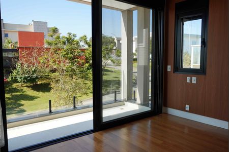 Casa de condomínio à venda com 430m², 3 quartos e 4 vagas Casa de condomínio à venda com 430m², 3 quartos e 4 vagasSuite2
