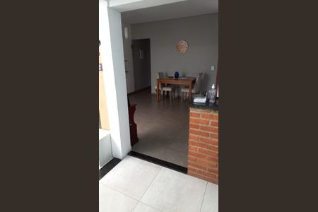 Casa para alugar com 100m², 3 quartos e 2 vagas Casa para alugar com 100m², 3 quartos e 2 vagasÁrea externa