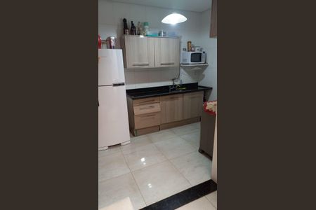 Cozinha de casa para alugar com 3 quartos, 100m² em Vila Invernada, São Paulo
