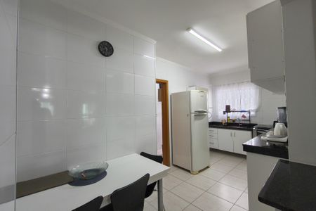 Apartamento para alugar com 125m², 2 quartos e 1 vagaCozinha 