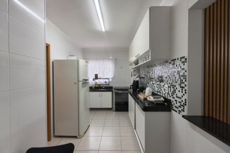 Apartamento para alugar com 125m², 2 quartos e 1 vagaCozinha 