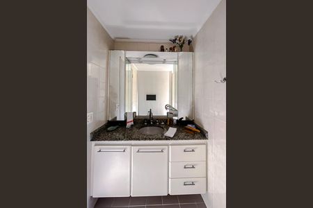 Apartamento à venda com 70m², 3 quartos e 1 vaga Apartamento à venda com 70m², 3 quartos e 1 vagaBanheiro
