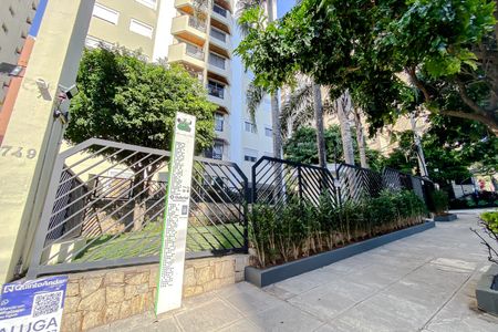 Apartamento à venda com 70m², 3 quartos e 1 vaga Apartamento à venda com 70m², 3 quartos e 1 vagaFachada com Plaquinha