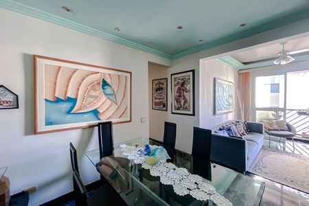 Apartamento à venda com 70m², 3 quartos e 1 vaga Apartamento à venda com 70m², 3 quartos e 1 vagaSala de Jantar