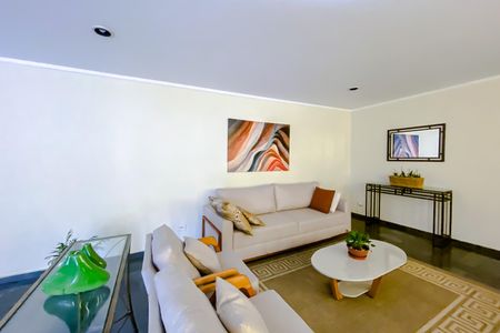 Apartamento à venda com 70m², 3 quartos e 1 vaga Apartamento à venda com 70m², 3 quartos e 1 vagaHall social