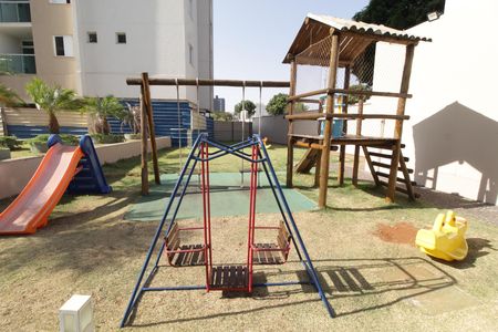 Apartamento para alugar com 70m², 2 quartos e 2 vagasÁrea comum - Playground