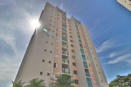 Apartamento para alugar com 70m², 2 quartos e 2 vagasFachada