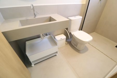 Apartamento para alugar com 70m², 2 quartos e 2 vagasBanheiro do Quarto 2