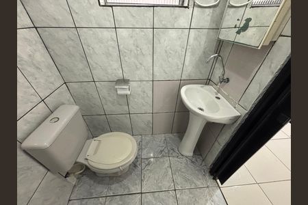 Banheiro de casa para alugar com 1 quarto, 60m² em Jardim Coimbra, São Paulo