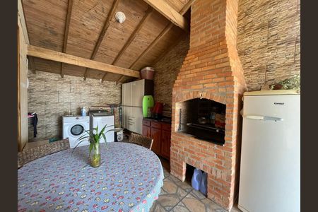 Casa para alugar com 60m², 2 quartos e 2 vagas