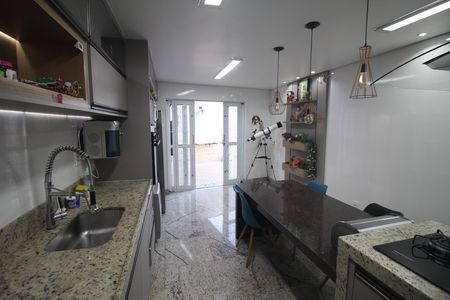Casa à venda com 500m², 3 quartos e 3 vagasCozinha