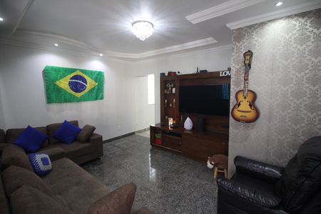 Sala de casa à venda com 3 quartos, 500m² em Riacho das Pedras, Contagem