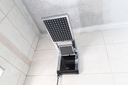 Casa para alugar com 79m², 4 quartos e 2 vagasBanheiro social
