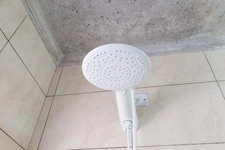 Casa para alugar com 79m², 4 quartos e 2 vagasBanheiro do Quarto 1 suíte