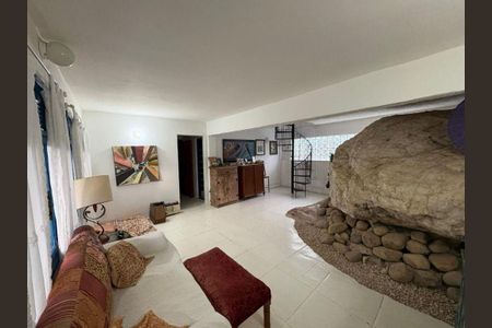 Casa à venda com 130m², 3 quartos e 2 vagas