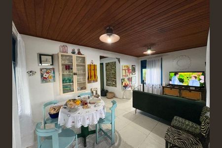 Casa à venda com 130m², 3 quartos e 2 vagas