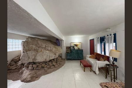 Casa à venda com 130m², 3 quartos e 2 vagas