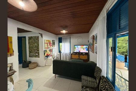 Casa à venda com 130m², 3 quartos e 2 vagas