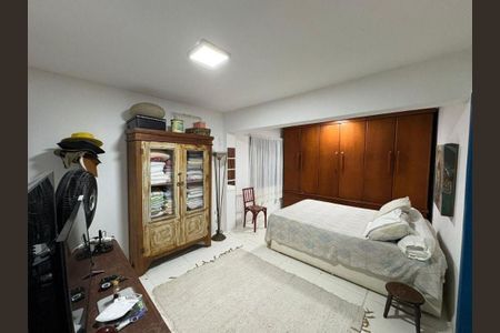Casa à venda com 130m², 3 quartos e 2 vagas