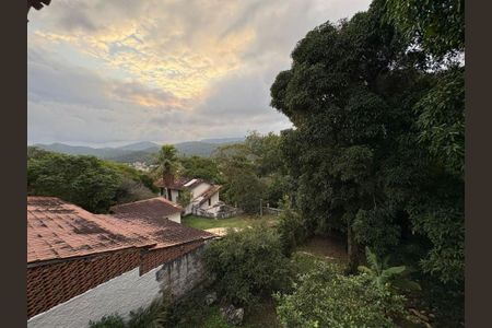 Casa à venda com 130m², 3 quartos e 2 vagas